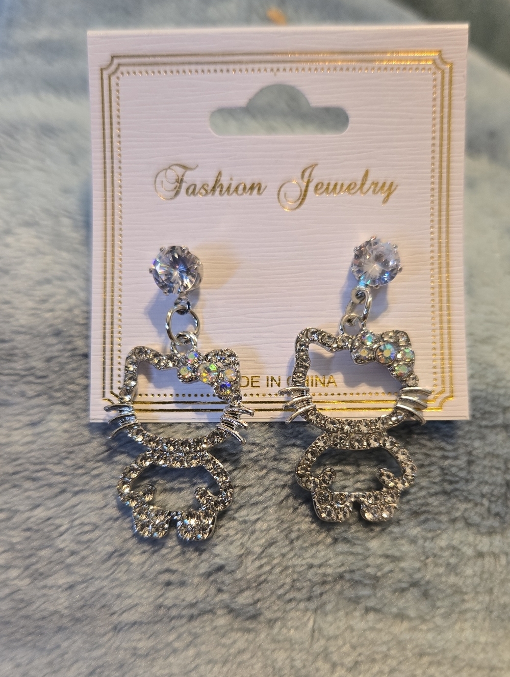 3/$10 Bundle Deals Fashion Jewelry SilverToned Hello Kitty Dangle Earrings